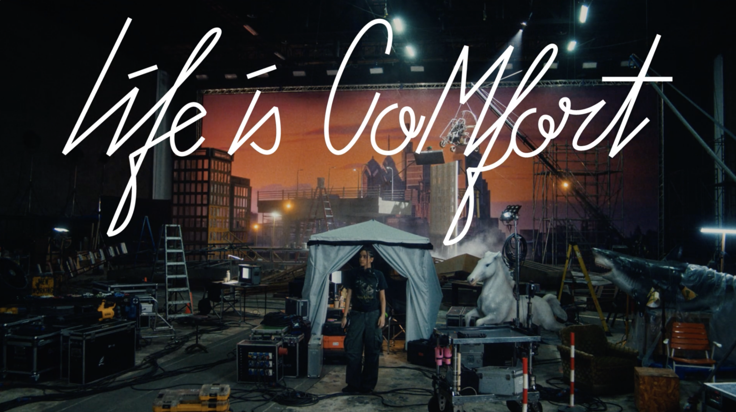 Life is Comfort : Ep. Set